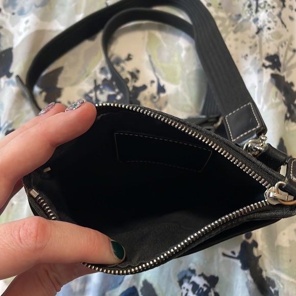 Black “C” patterned crossbody Coach bag - Picture 5 of 9